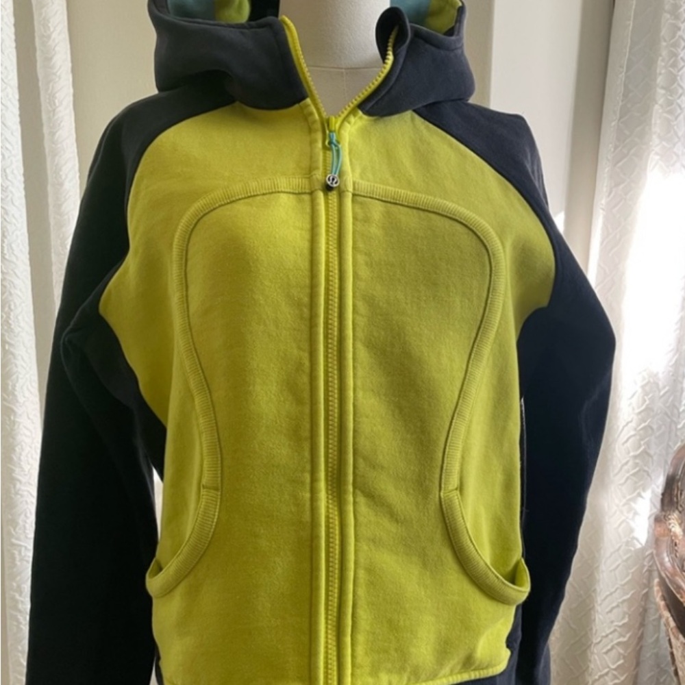 Lululemon Athletica Yellow and Black Athletic Sweatshirt